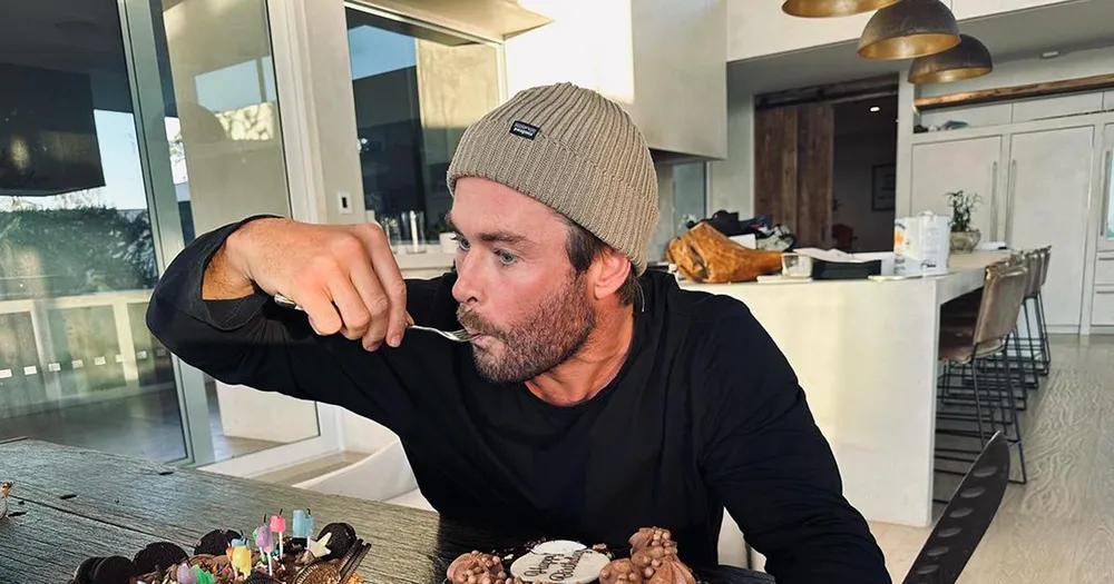 O chef particular de Chris Hemsworth revela detalhes da dieta extrema do  ator contra o Alzheimer - GDSNews